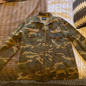 Zara outer layer. Army print. Size US XL